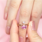 ピンクサファイアとハート型ダイアモンドが可愛らしいリング